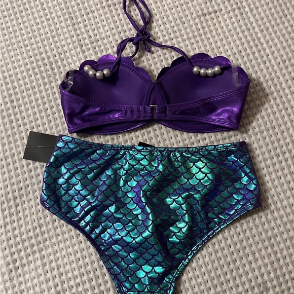 Disney Hot Topic Plus Size
Little Mermaid 2pc Suit - Picture 6 of 7